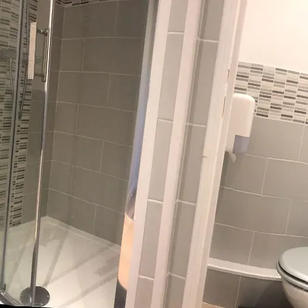 酒店 伯尼尔利斯酒店 2*